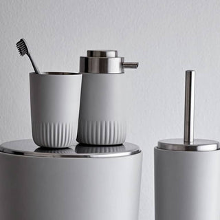Toothbrush holder plissé
